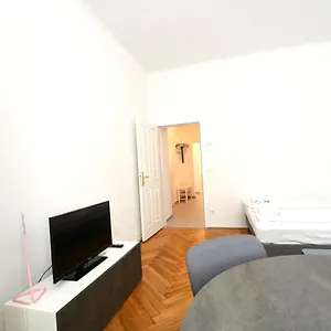 Universum 4 Apartament Wiedeń